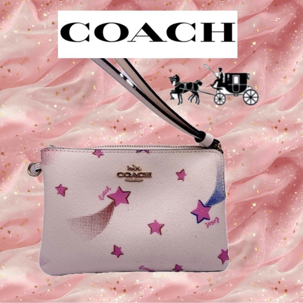 NWT COACH Corner Zipped Wristlet 
Designer, Trendy Must Have 
Disco Star Print